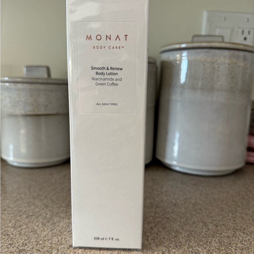 Monat Smooth and Renew Body Lotion